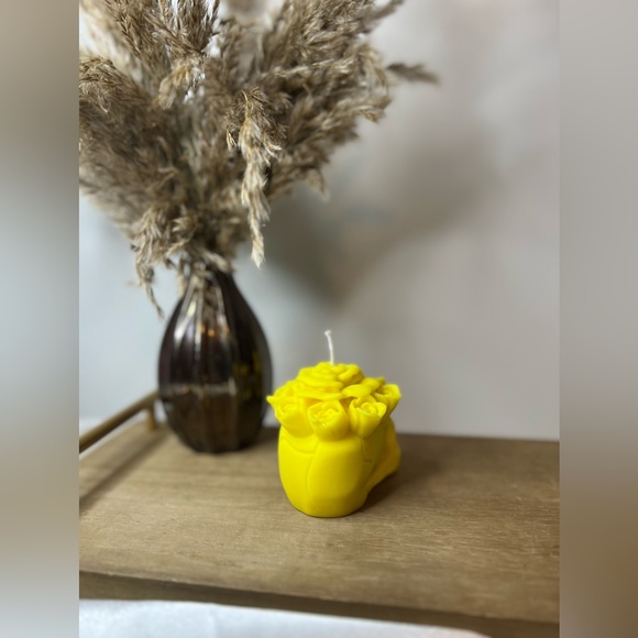 Rose Skull Head💀 Soy Wax Candle- Ocean Breeze Scent - Picture 4 of 5